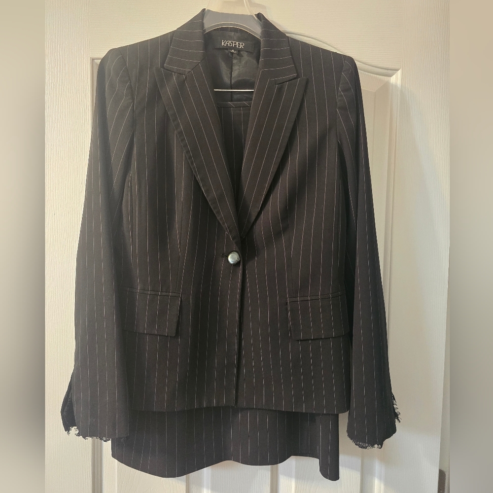 Price Drop! Kasper Black/White Pinstripe Skirtsuit - size 6
